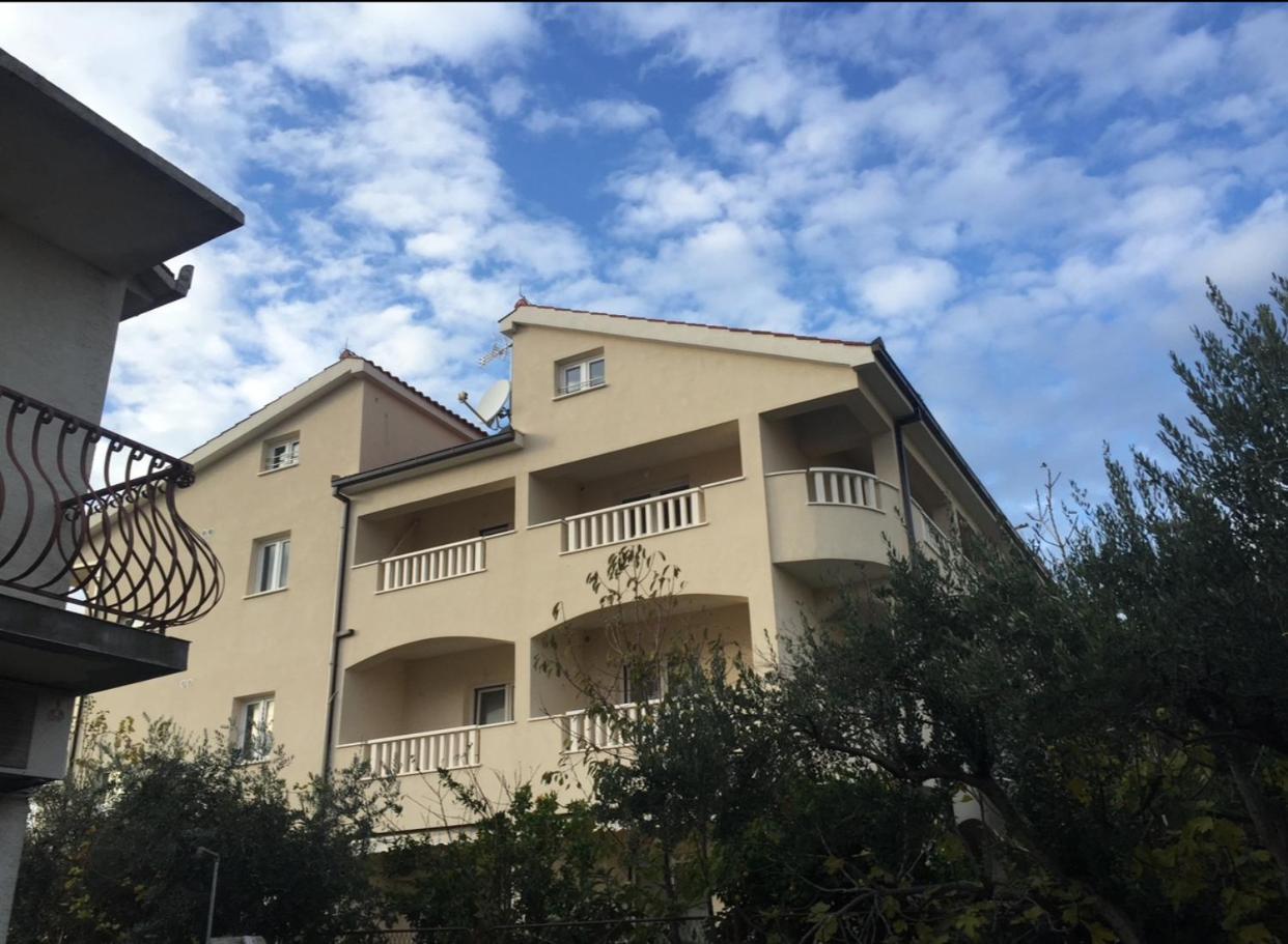 Apartmani Spaija Kaštela Exterior foto